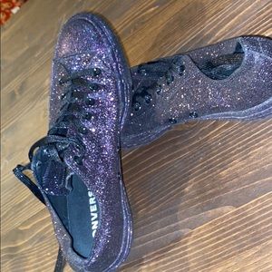 🚫SOLD🚫Women’s size 11 Converse